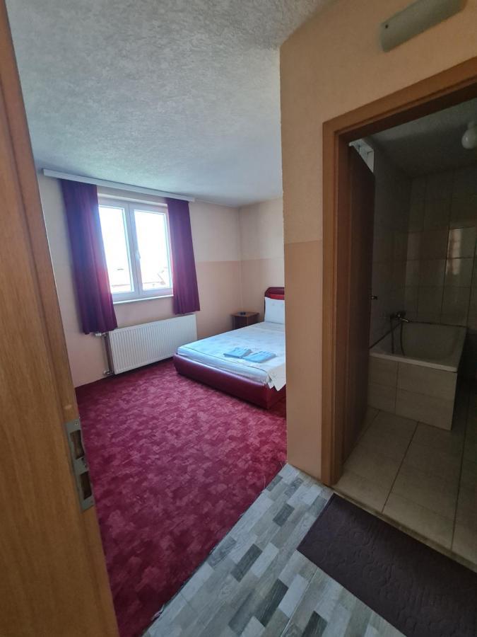 Holiday Ferizaj Ngoại thất bức ảnh
