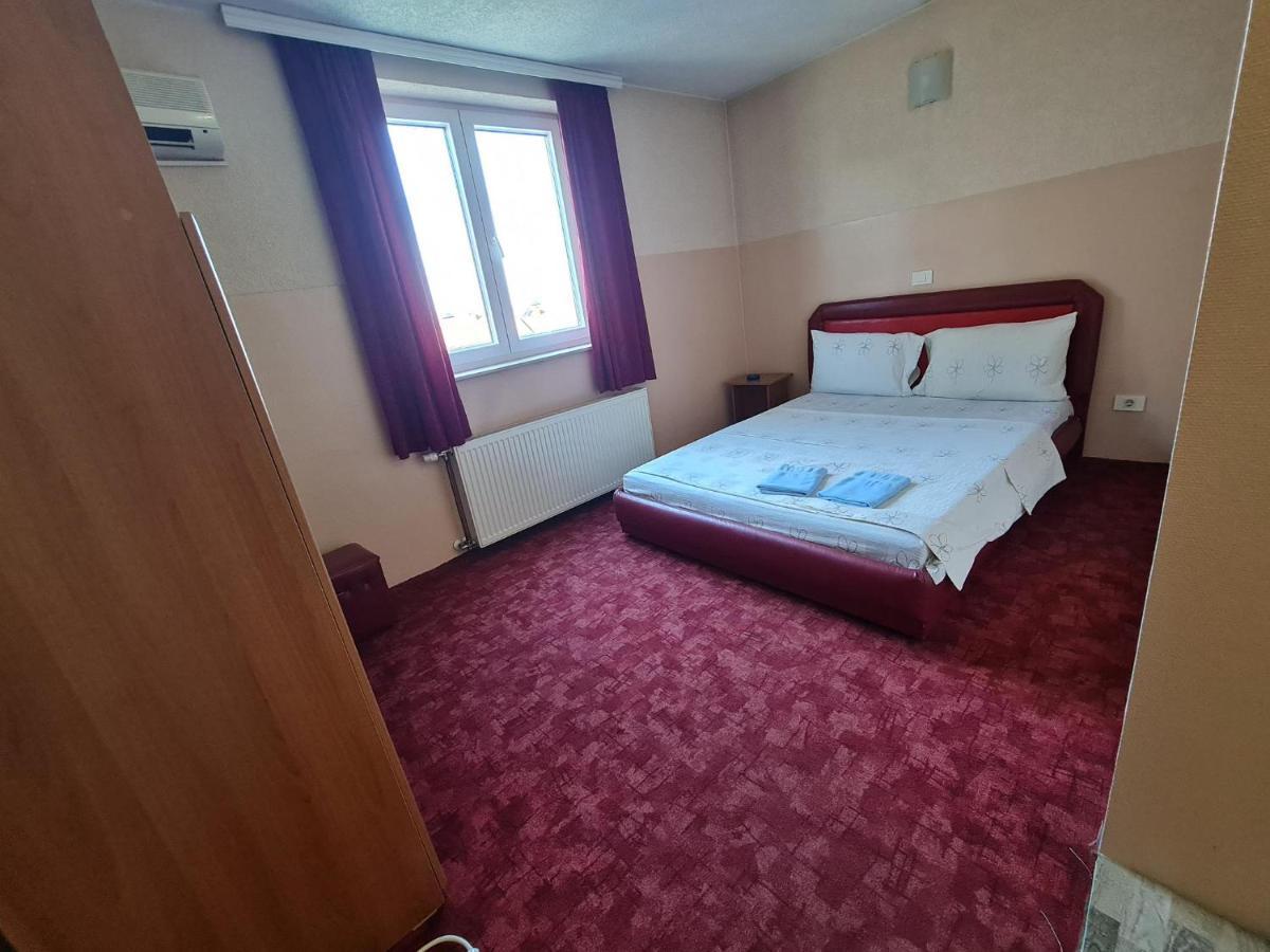Holiday Ferizaj Ngoại thất bức ảnh